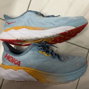 Men’s Hokas size 10.5